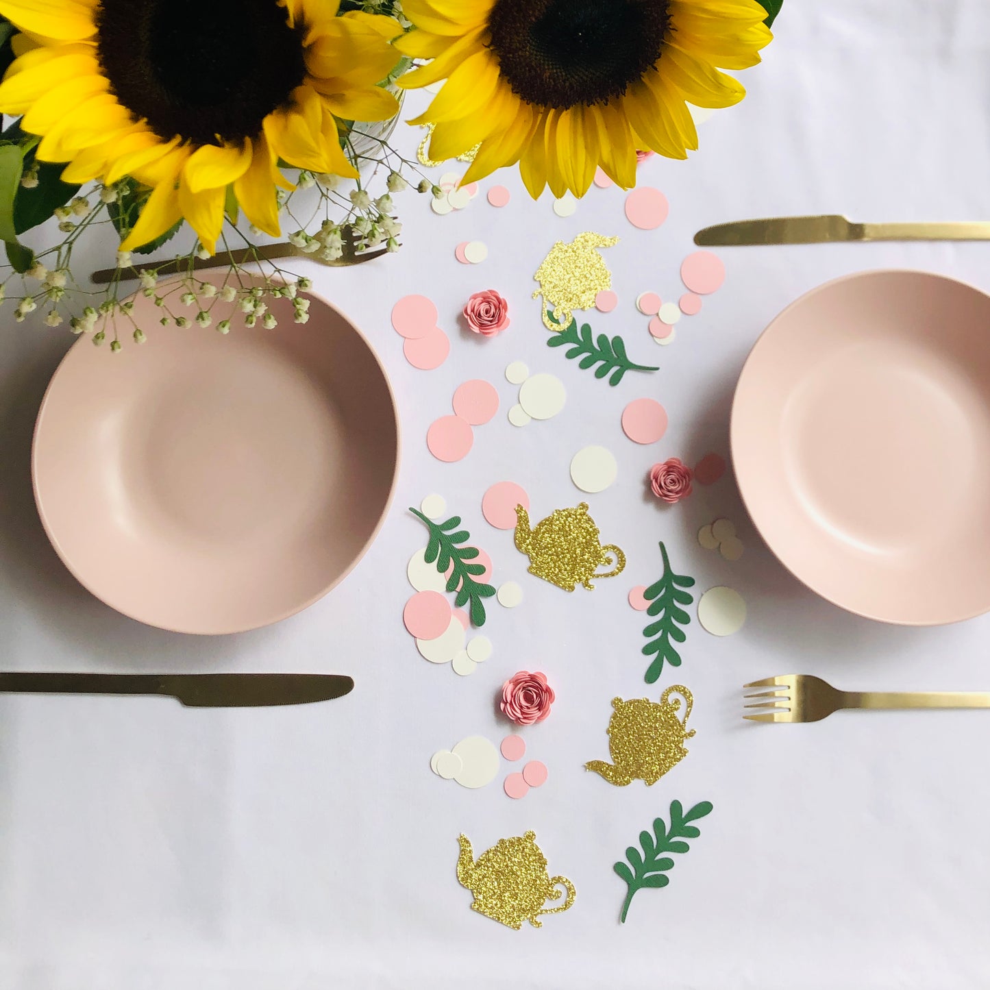 Garden party tableware