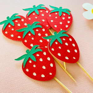 Strawberry and Daisy Cupcake Topper