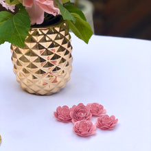 Load image into Gallery viewer, pink rolled paper flowers